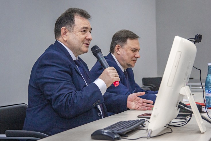 Заместитель министра науки и высшего образования РФ Дмитрий Афанасьев с рабочим визитом посетил Адыгейский государственный университет