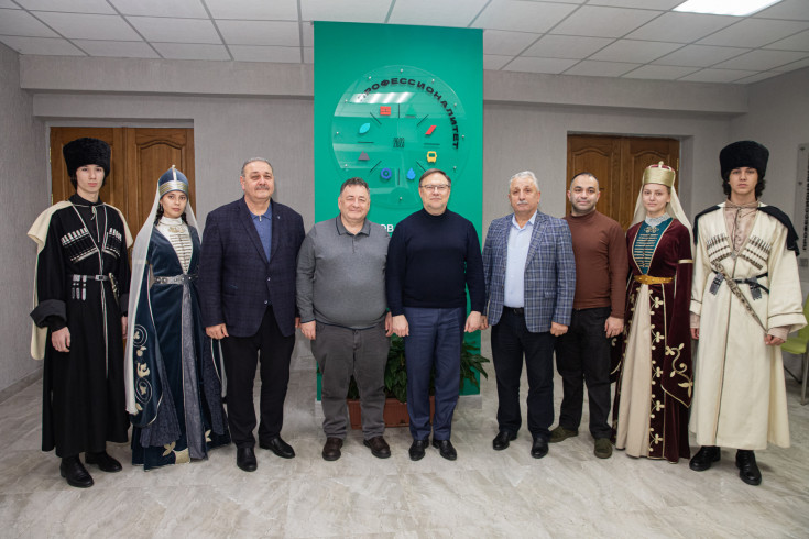 Заместитель Министра науки и высшего образования РФ Дмитрий Афанасьев провел совещание и проектную сессию на базе АГУ