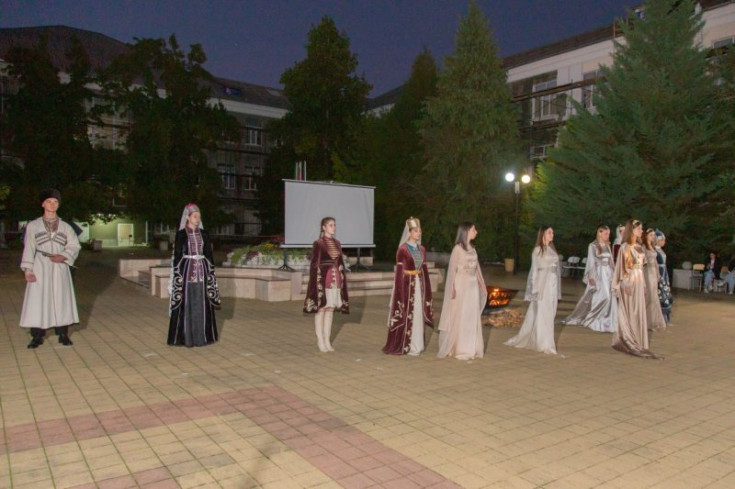 В Адыгейском госуниверситете впервые провели традиционные адыгские посиделки «Чэщдэс»